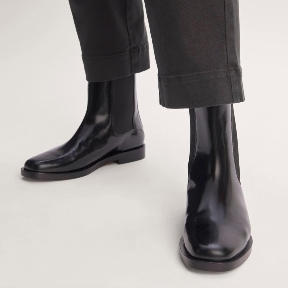 NEW Everlane Black Patent Leather The Chelsea Boot in Size 9.5 - Picture 3 of 16
